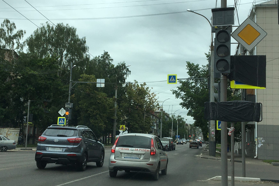На пересечении улиц Мичуринская и 3-я Линия установили светофоры