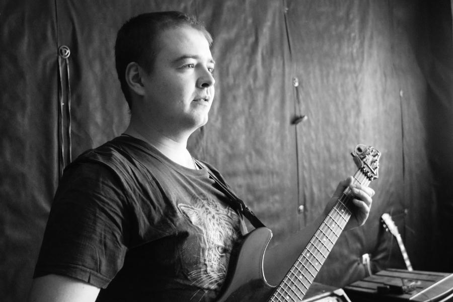 В Тамбовской области скончался гитарист известной группы