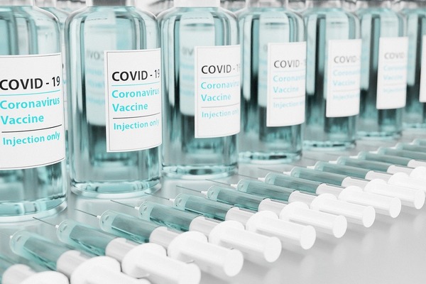 Учёные предупреждают о возможных осложнениях после ревакцинации от COVID-19