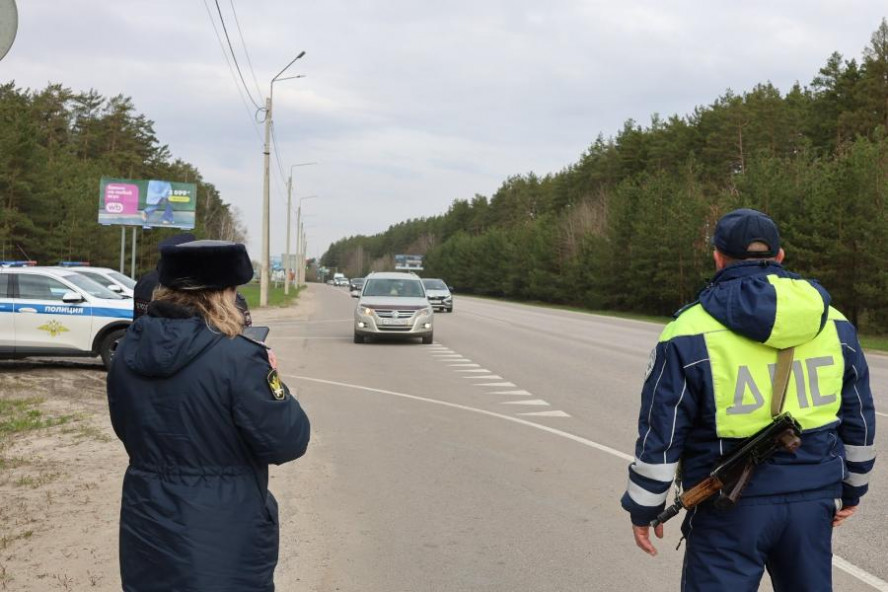 За один день с тамбовских должников взыскали 200 тысяч рублей и арестовали 6 автомобилей