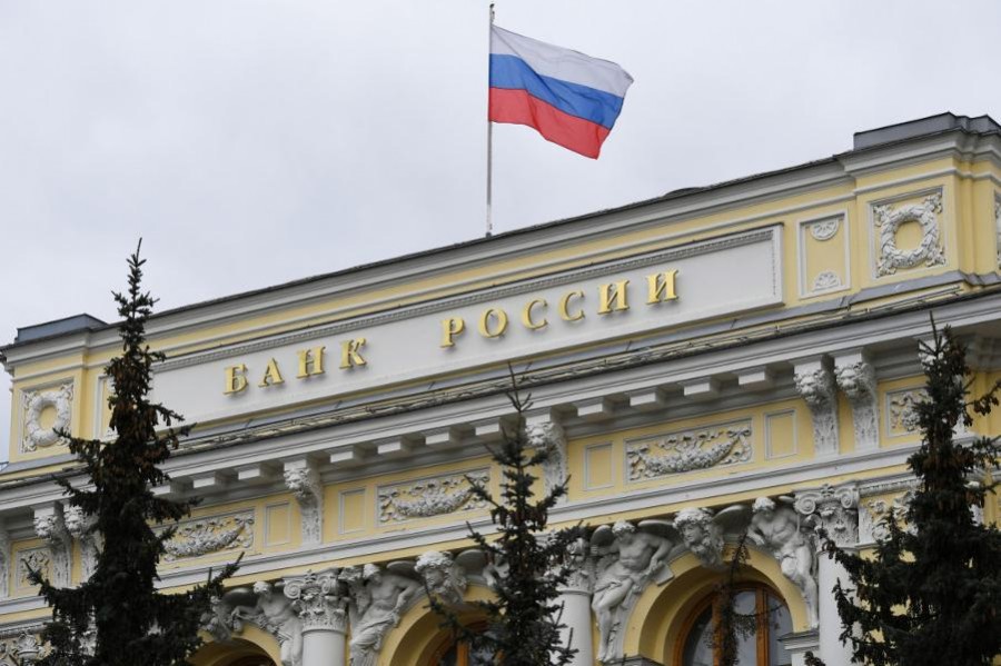 Россияне стали закрывать вклады в банках