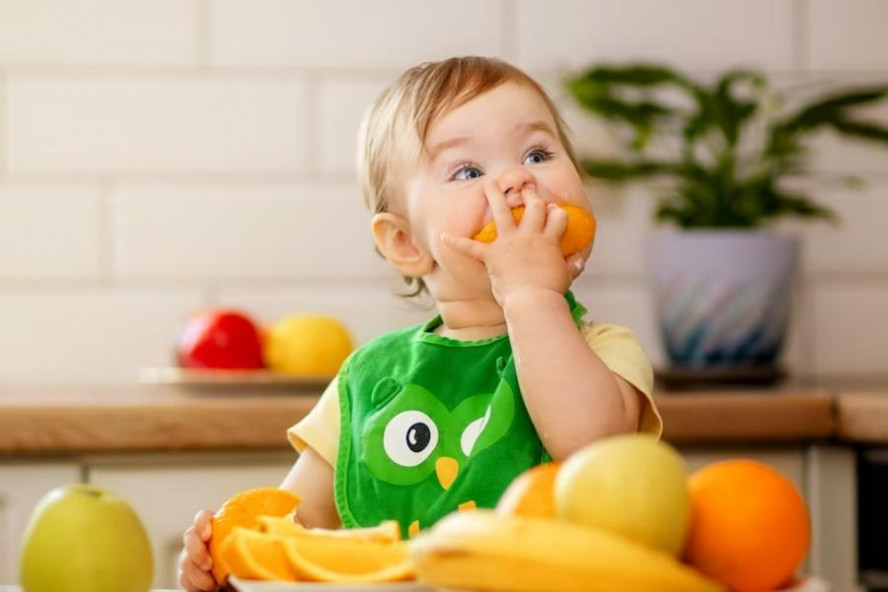 Названа норма потребления фруктов и ягод для детей