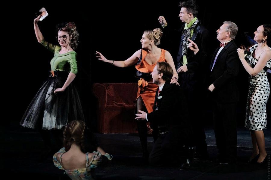 В Тамбовском драмтеатре состоялась премьера спектакля "Три супруги совершенства"