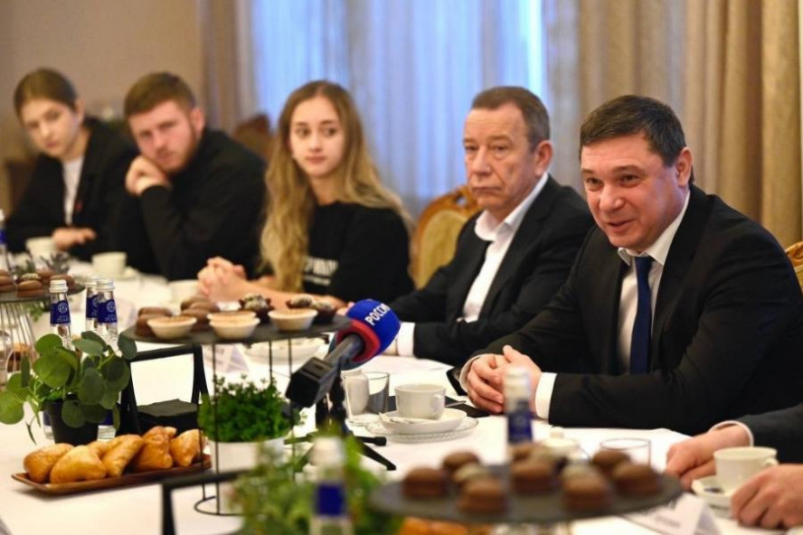 Глава Тамбовской области встретился с волонтёрами  