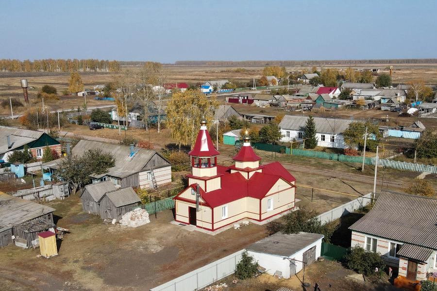 На храм в Гавриловском районе установили купол