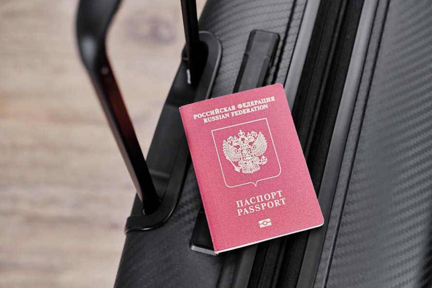 Госдума приняла закон об основаниях признания недействительными загранпаспортов РФ