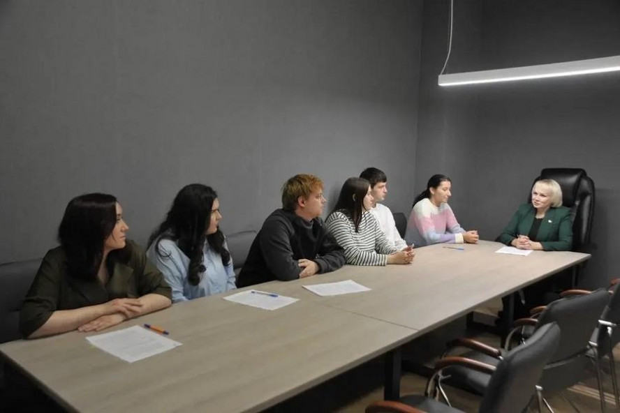 В рассказовскую больницу по программе "Земский доктор" пришли на работу три медика