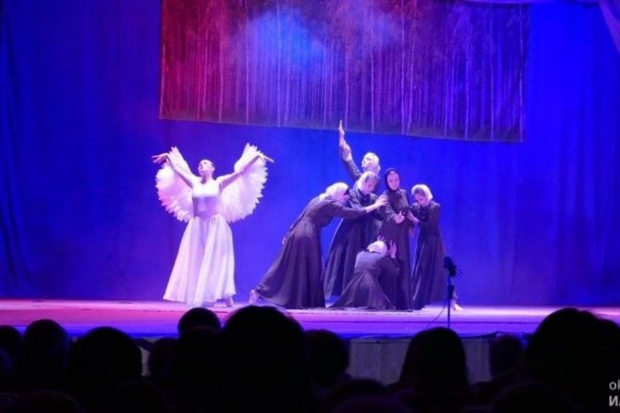В Котовске с успехом прошла премьера спектакля "Про войну и про людей"