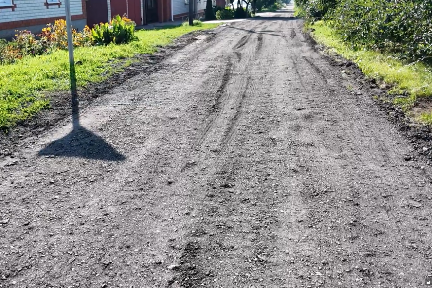 В Тамбове ведётся отсыпка фрезом дорог в частном секторе