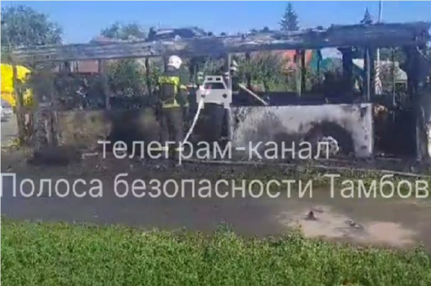 В Тамбове на Магистральной сгорел пассажирский автобус