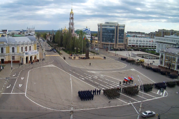 На площади Ленина проходит репетиция парада Победы