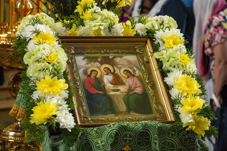 Православные тамбовчане празднуют День Святой Троицы