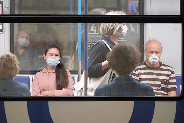 В Роспотребнадзоре назвали способы уберечься от коронавируса в общественном транспорте