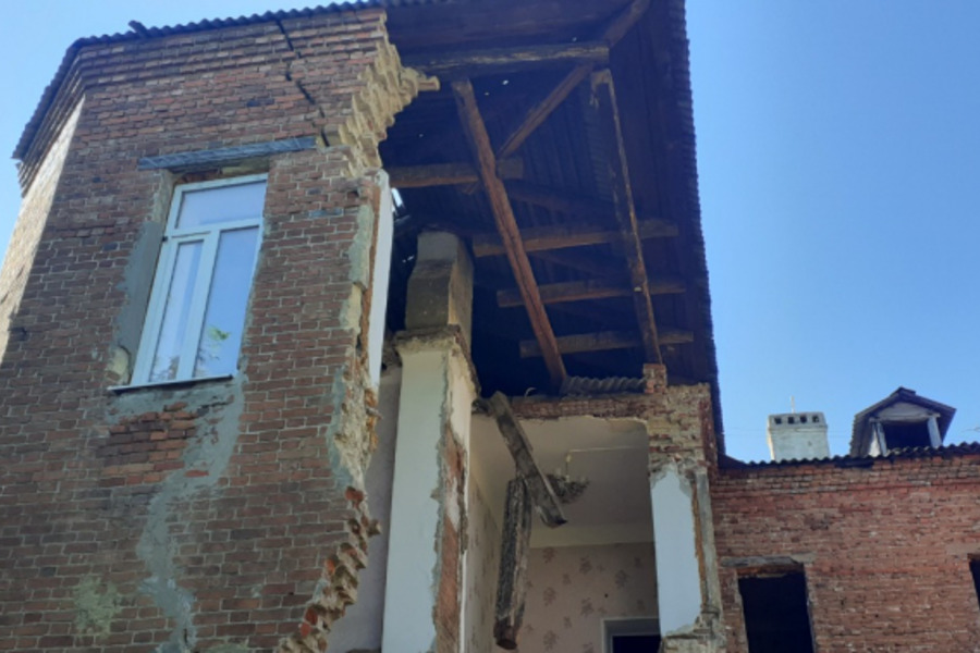 Общественники опасаются, что разрушающиеся дома на улице Октябрьской в Тамбове могут обвалиться на прохожих