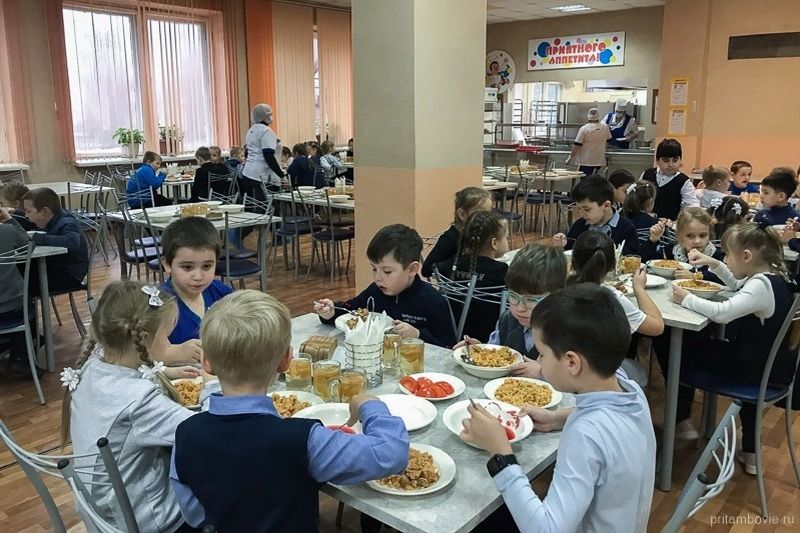 В школе в посёлке Строитель проверили качество горячего питания