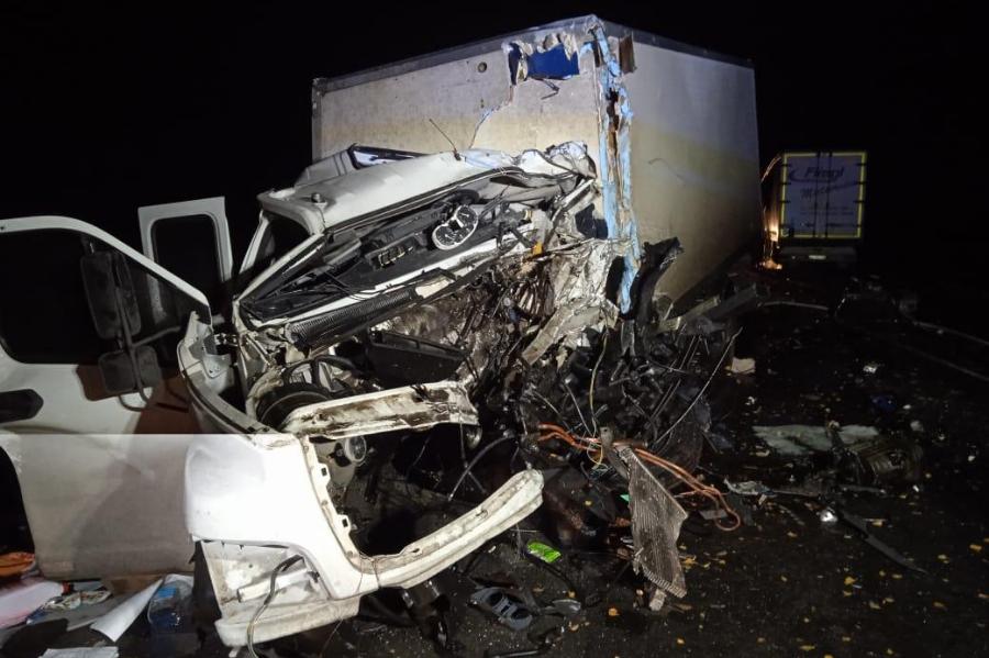 Двое водителей скончались в страшном ДТП в Никифоровском районе