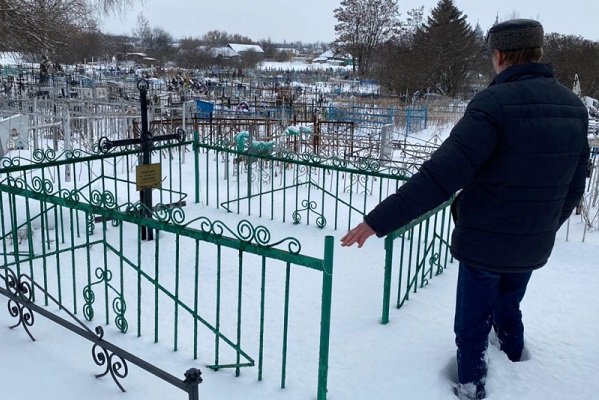 Житель Мордово украл с кладбища 76 металлических калиток