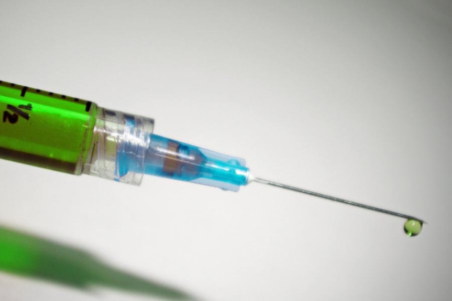 Первая серия вакцины от коронавируса "КовиВак" поступит в оборот уже в марте