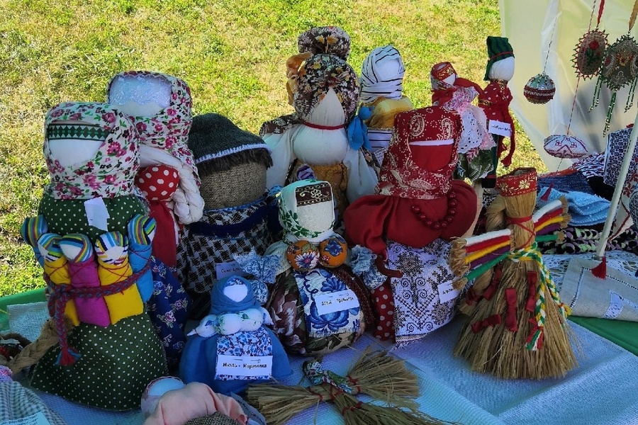 Тамбовчанам показали традиционную куклу-закрутку 