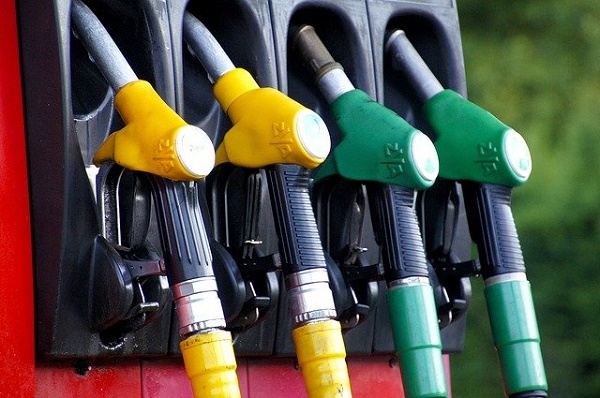 В России снижаются цены на бензин