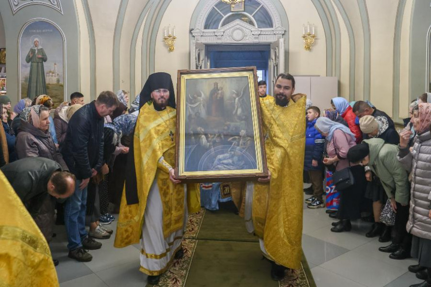 В Тамбов доставили мироточивую икону "Всех скорбящих Радость"