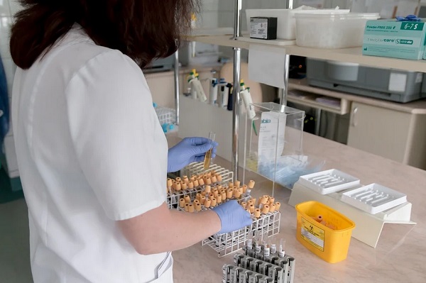 Тамбовские медики получат дополнительные выплаты за работу с больными коронавирусом 