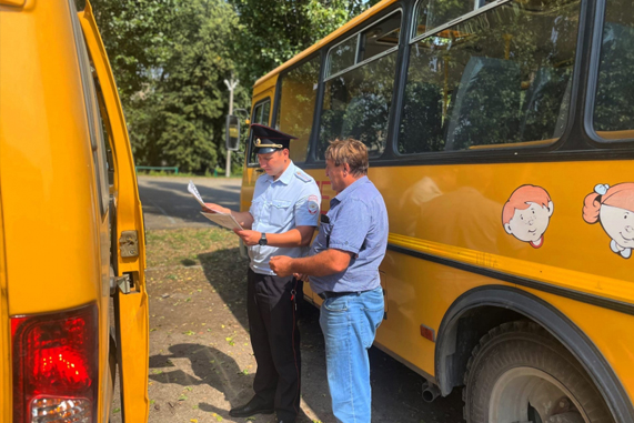 В Тамбове проверяют техническое состояние школьных автобусов