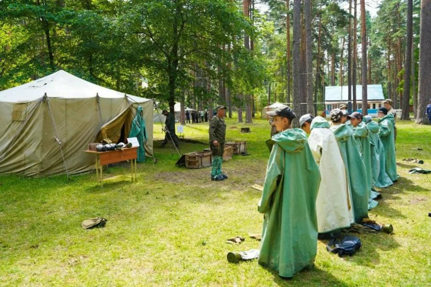 В "Сосновом бору" провели военно-спортивную игру "Зарница"