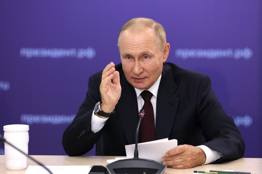 СМИ: Путин выступит с обращением по поводу референдумов