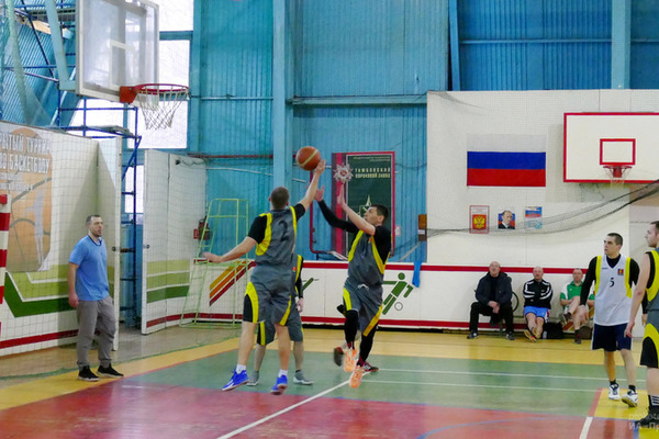 В Котовске прошел баскетбольный турнир памяти Олега Лобзина
