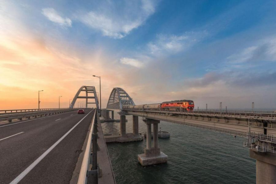 Поезда по Крымскому мосту будут ходить по новому расписанию