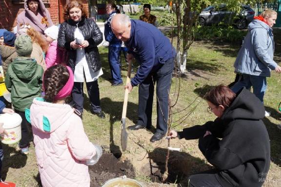 В Котовске высадили 79 плодовых деревьев в рамках международной акции 