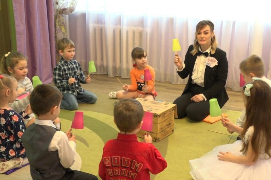 В Тамбовской области профессиональный праздник отмечают 3373 воспитателя
