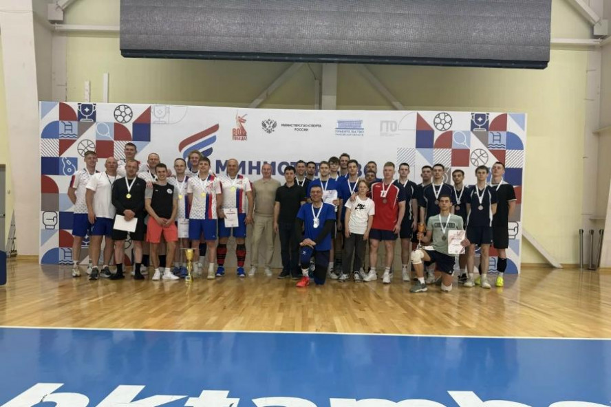 Стала известна тройка лидеров в чемпионате Тамбовской области по волейболу среди мужских команд