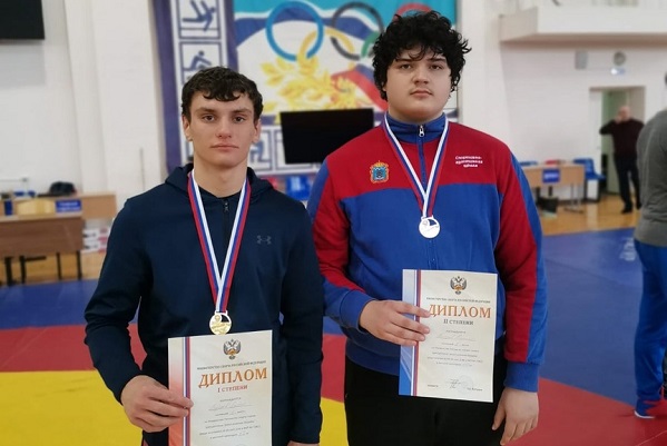 Тамбовские борцы завоевали две медали на первенстве России