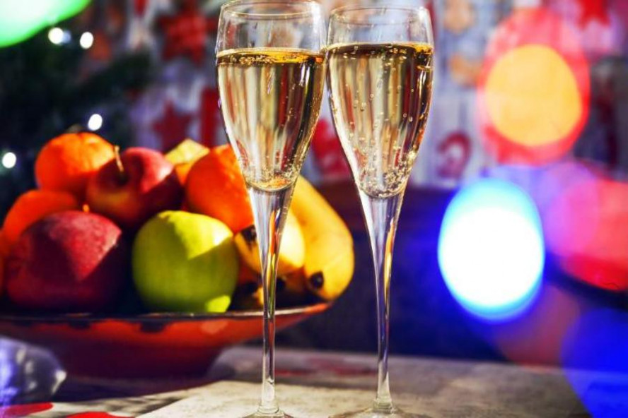 В Роскачестве заявили об отсутствии дефицита игристых вин на новогодние праздники