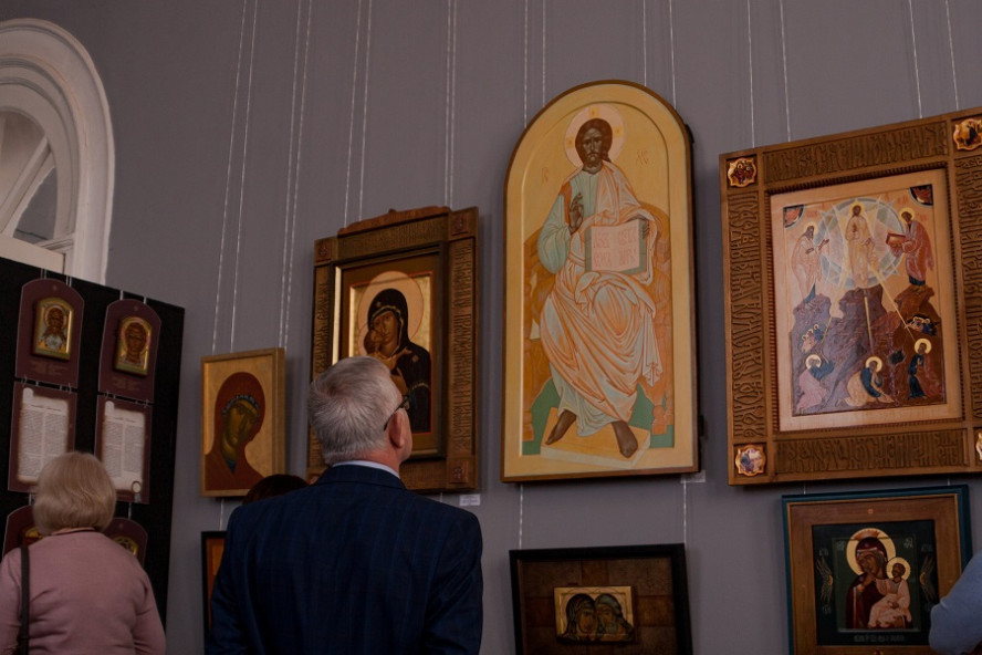 В Тамбове открылась выставка художника-иконописца Михаила Никольского