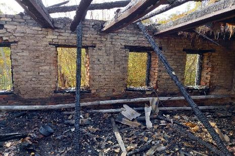 При пожаре в частном доме сгорели два человека
