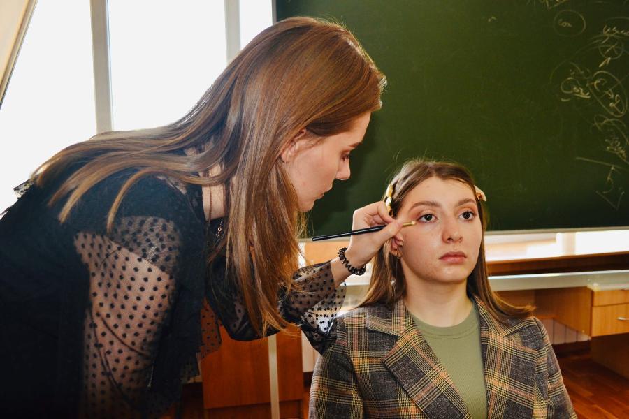 В Тамбовском филиале РАНХиГС прошел мастер-класс по визажу «Основы базового макияжа»