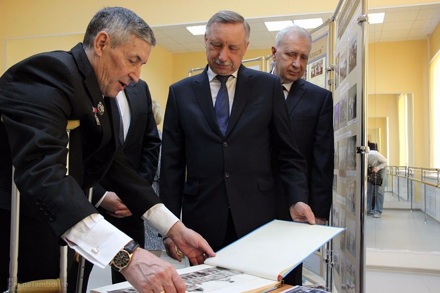 Александр Беглов в колледже искусств - 9