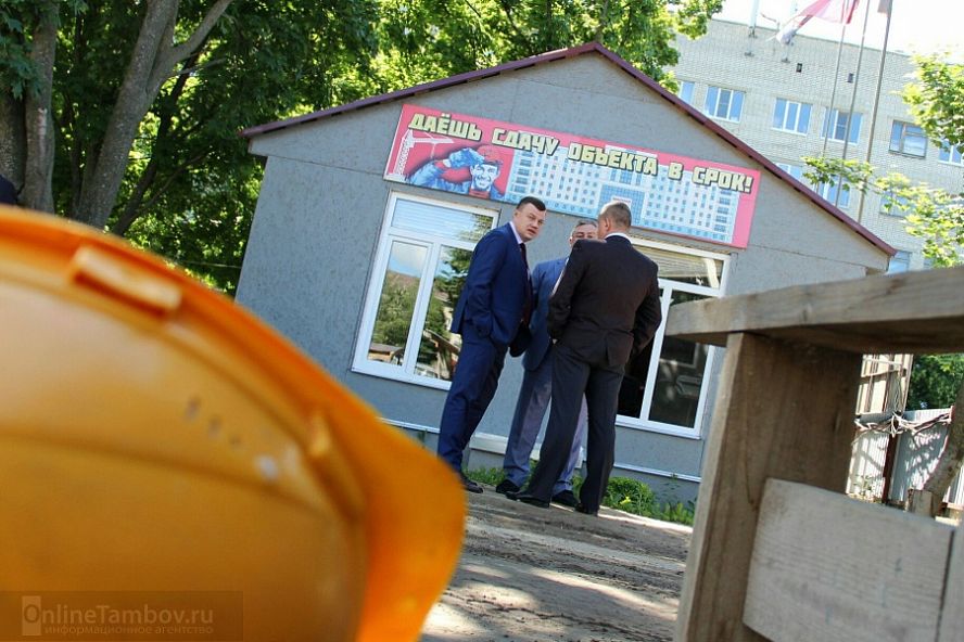 Губернатор Никитин на стройплощадке перинатального центра в Тамбове - 15