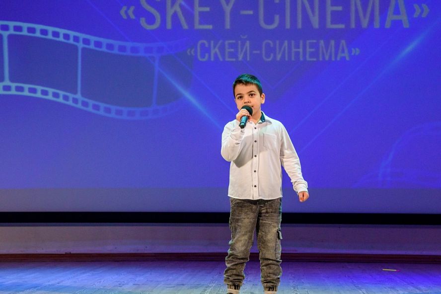 13-й Международный кинофестиваль - 15