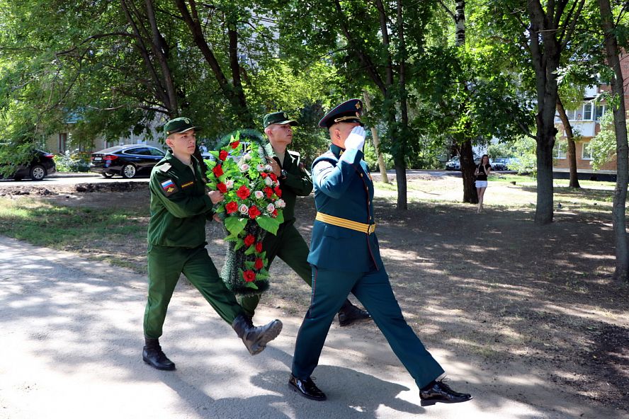 Церемония возложения цветов на месте будущего памятника в Пехотке - 2