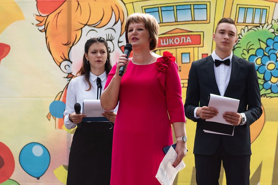 Торжественная линейка в парке культуры - 33