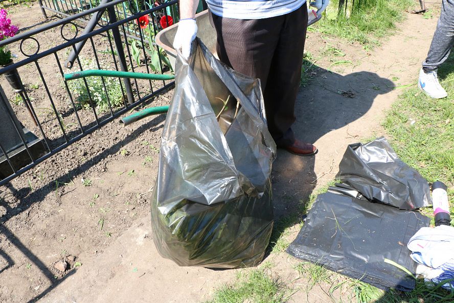Уход за захоронениями ветеранов на Воздвиженском кладбище - 4