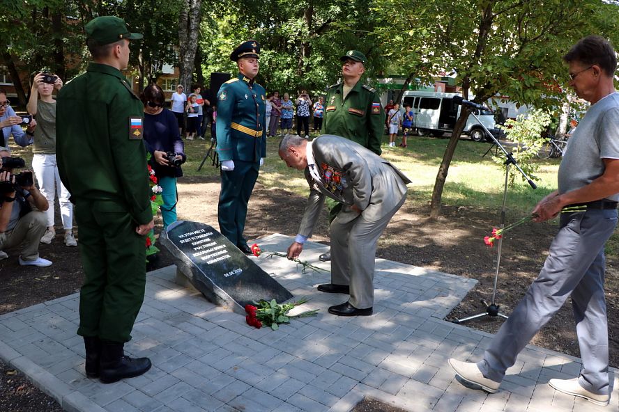 Церемония возложения цветов на месте будущего памятника в Пехотке - 7