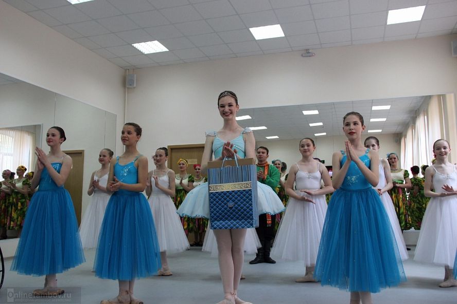 Александр Беглов в колледже искусств - 17