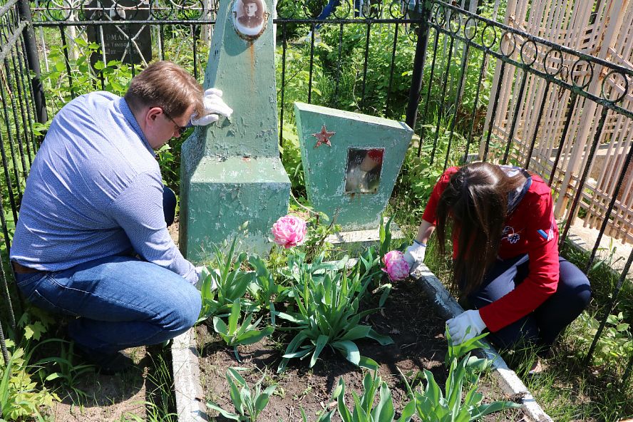 Уход за захоронениями ветеранов на Воздвиженском кладбище - 10