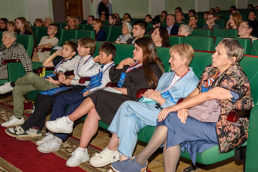 13-й Международный кинофестиваль - 27
