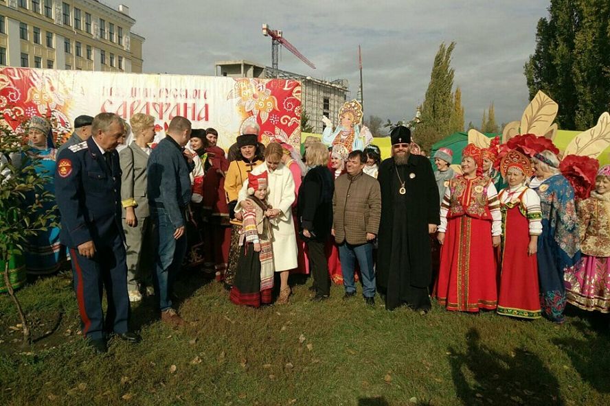Праздник русского сарафана на Покровской ярмарке - 3